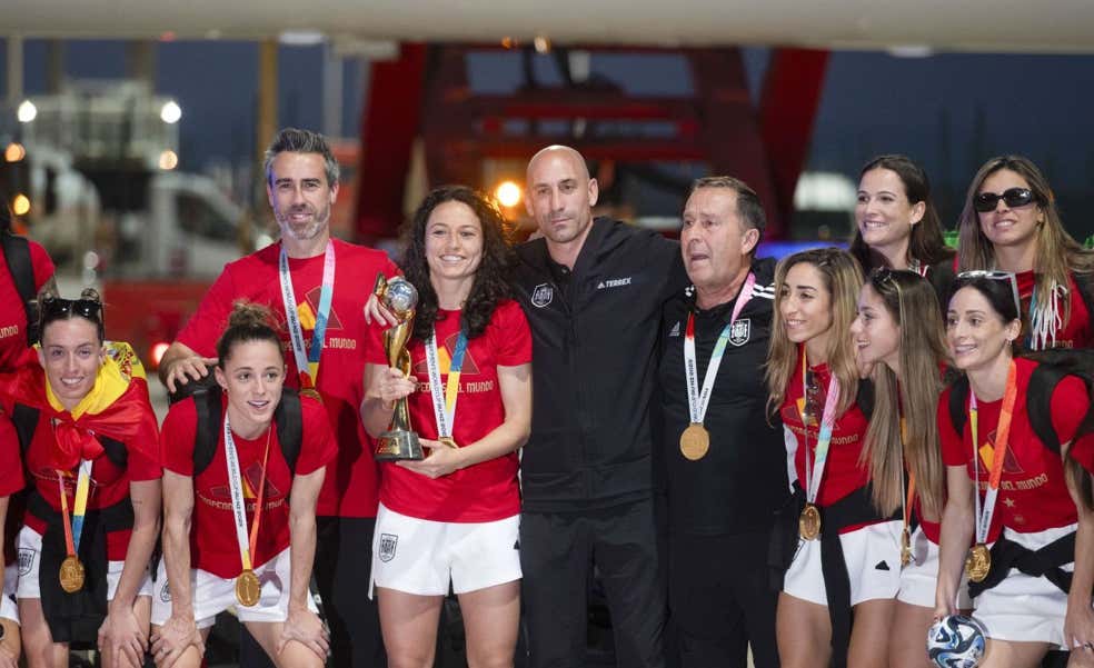 Rubiales, ausente en la celebración, denunciado al CSD y acorralado por el Gobierno