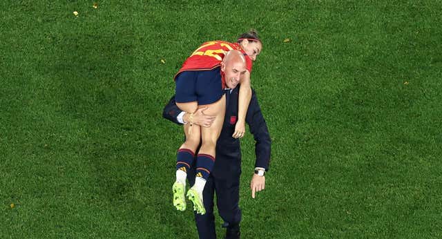 Gracias, Rubiales