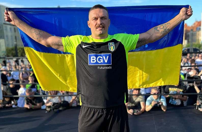 Olek Usyk, el campeón del pueblo lleva su próximo combate a 500 kilómetros de Ucrania