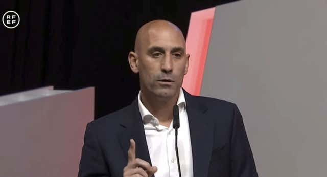 Rubiales reta al mundo y decide morir matando