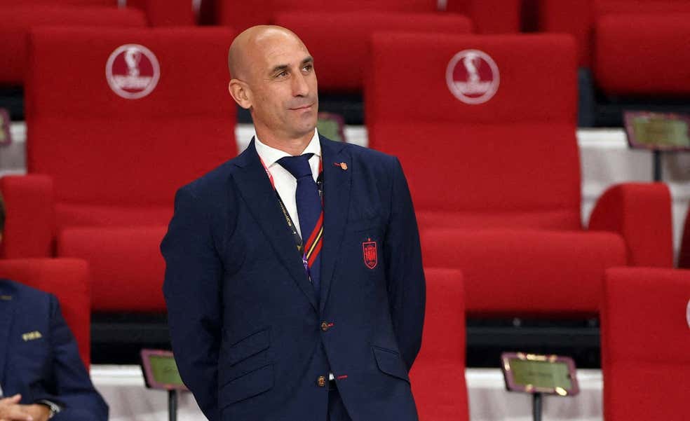 La FIFA se adelanta al CSD, suspende provisionalmente a Rubiales y le insta a no contactar con Jenni Hermoso