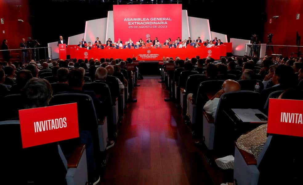 Cómo Rubiales traicionó hasta a sus más fieles: «Fue una encerrona»