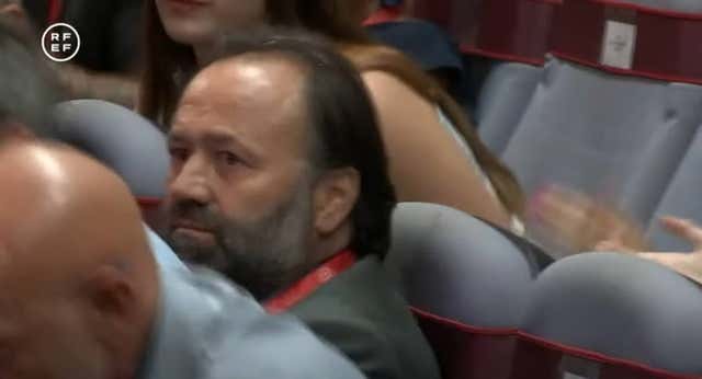 El seleccionador de fútbol sala Fede Vidal se refugia en su anonimato para mantener silencio sobre Rubiales