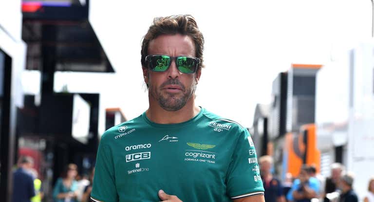 Fernando Alonso, a su llegada a Monza.