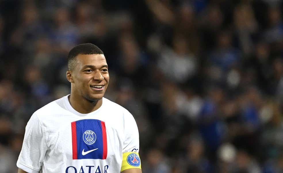 Al Khelaifi pasa del enfado a la sonrisa con el tema Mbappé: “Tenemos muy buenas conversaciones”
