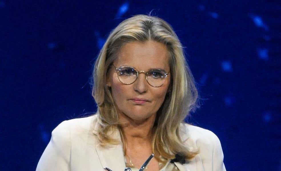 Sarina Wiegman censura a Rubiales en plena entrega de premios de la UEFA: «Me duele como madre de dos hijas»