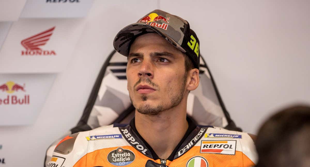 Joan Mir en el box en el Gran Premio de Cataluña.