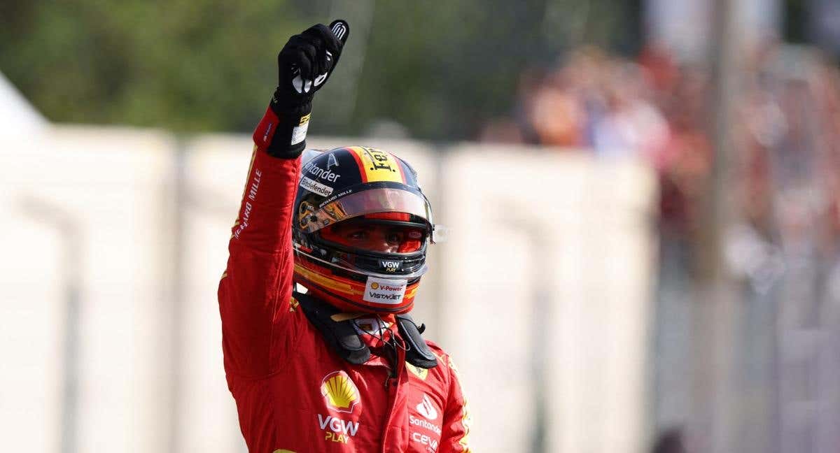 Carlos Sainz celebra su pole position en Monza con Ferrari. /Reuters