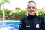 El increíble viaje de Tomás Gil, el venezolano que dirige a Juan Ayuso en La Vuelta