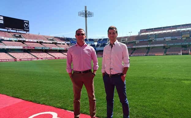 Mora y Hernández, en el estadio del Granada. INSTAGRAM