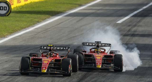 Ferrari deja entrever en Monza la diferencia de criterio cuando Sainz va delante de Leclerc