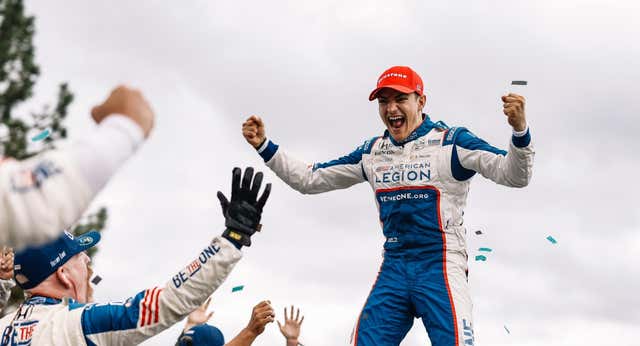 Cómo llegar a la élite del automovilismo por una ruta alternativa: ¿quién es Álex Palou, bicampeón de Indycar?