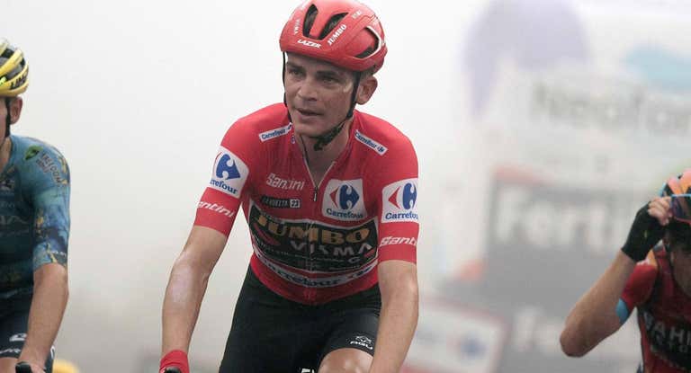 Sepp Kuss, con el maillot rojo de líder de La Vuelta.