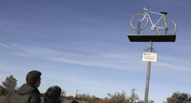 El apestado Lance Armstrong tiene un monumento… ¡en España!