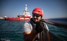 Un campeón del mundo en la misión de Open Arms secuestrada por Italia: «Si viéramos el Mediterráneo por debajo... un cementerio»