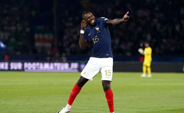 Thuram celebra el segundo gol de Francia.  EP