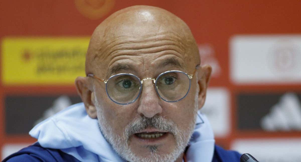 Luis de la Fuente durante su comparecencia ante los medios.