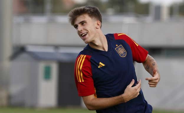 Pablo Barrios, en un entrenamiento.  RFEF