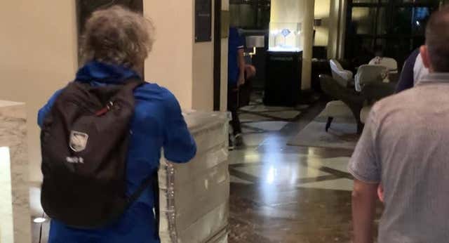 La RFEF trata de ocultar que las botas olvidadas llegaron en un jet privado