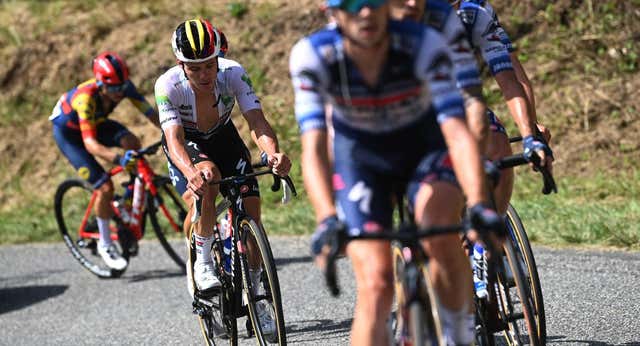 Remco Evenepoel sufre una pájara terrible en Aubisque y dice adiós a La Vuelta 2023
