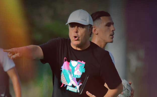 Hassan Fadil, técnico del Wydad Athletic de Fez.  Facebook