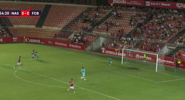 Las dos jugadas de Mika Faye que recuerdan a Ronald Araujo