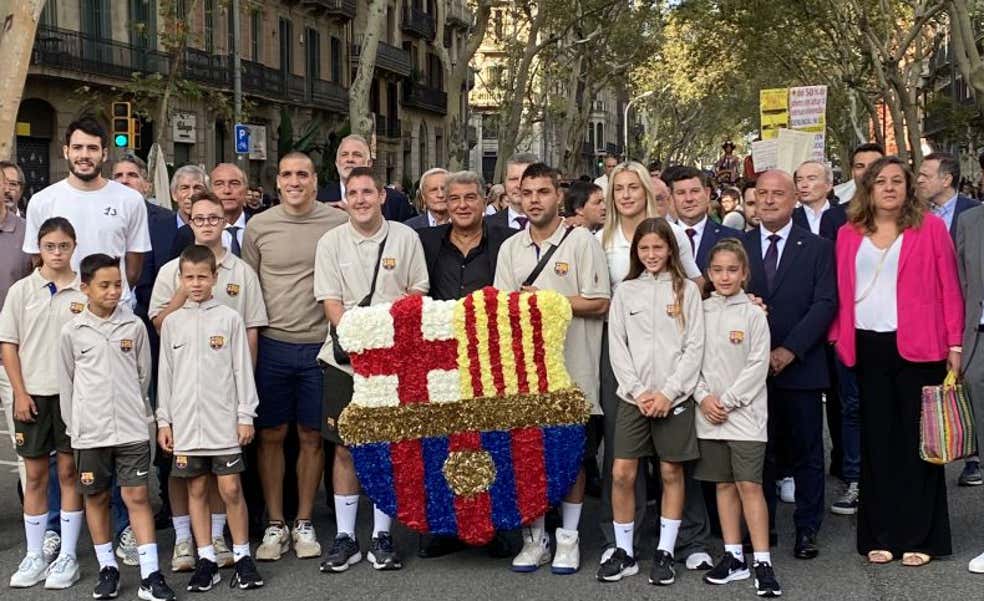Baño de masas del Barça en la ofrenda floral con motivo de la Diada