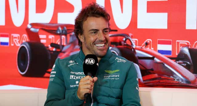 Fernando Alonso, cauto con la 33 en Singapur: «Esperamos estar en mejor forma, pero estará muy apretado»