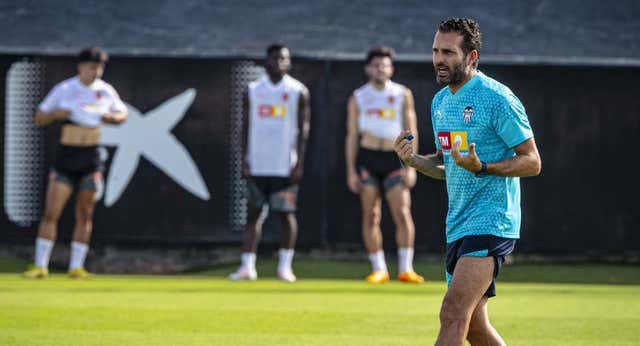 Rubén Baraja no se corta: “Me gustaría tener otro Valencia, pero no podemos vender Europa”