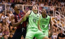 Cúmulo de despropósitos en el Baskonia-Bilbao: empieza tarde por un accidente y se suspende... ¡por humedad!
