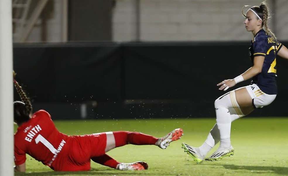 Athenea alza el telón de la Liga en un inicio con sabor a Mundial