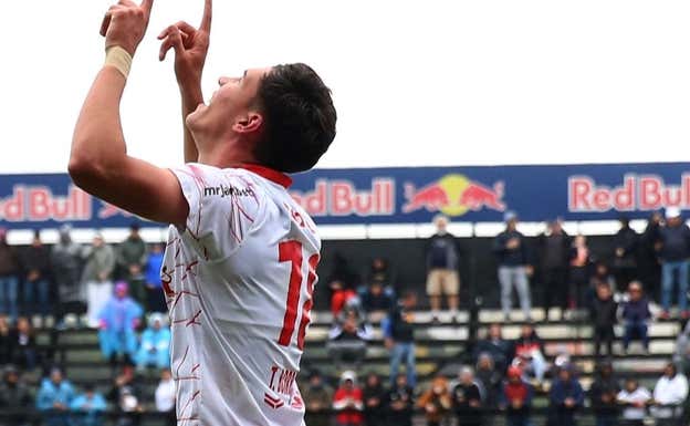 Thiago Borbas celebra un gol con Red Bull Bragantino. @ redbullbragantino