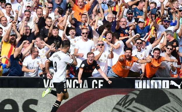 Hugo Duro, celebrando uno de los goles que marcó ante el Atlético. AFP