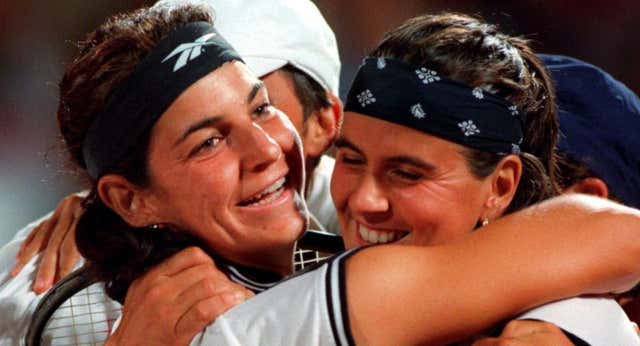 Conchita Martínez recuerda uno de los momentos más felices con Arantxa Sánchez-Vicario: «Nos tirábamos vasos de vino»