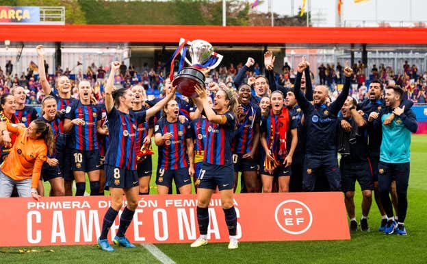 El Barça celebrando el título de liga.  FC BARCELONA