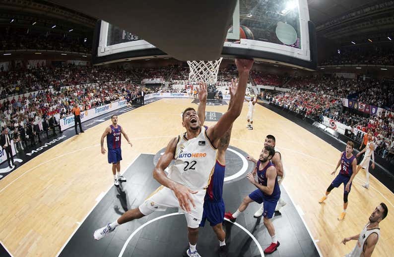 Edy Tavares sigue siendo el rey de la Supercopa