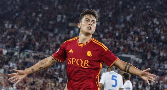 La Roma se divierte al son de Dybala