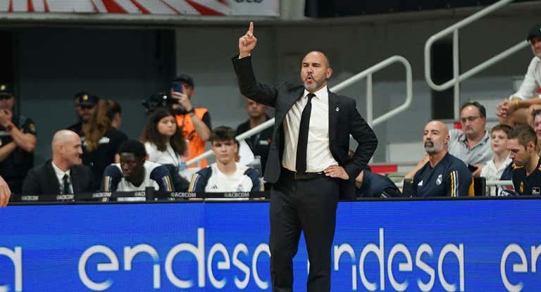 Chus Mateo, durante la Supercopa Endesa.