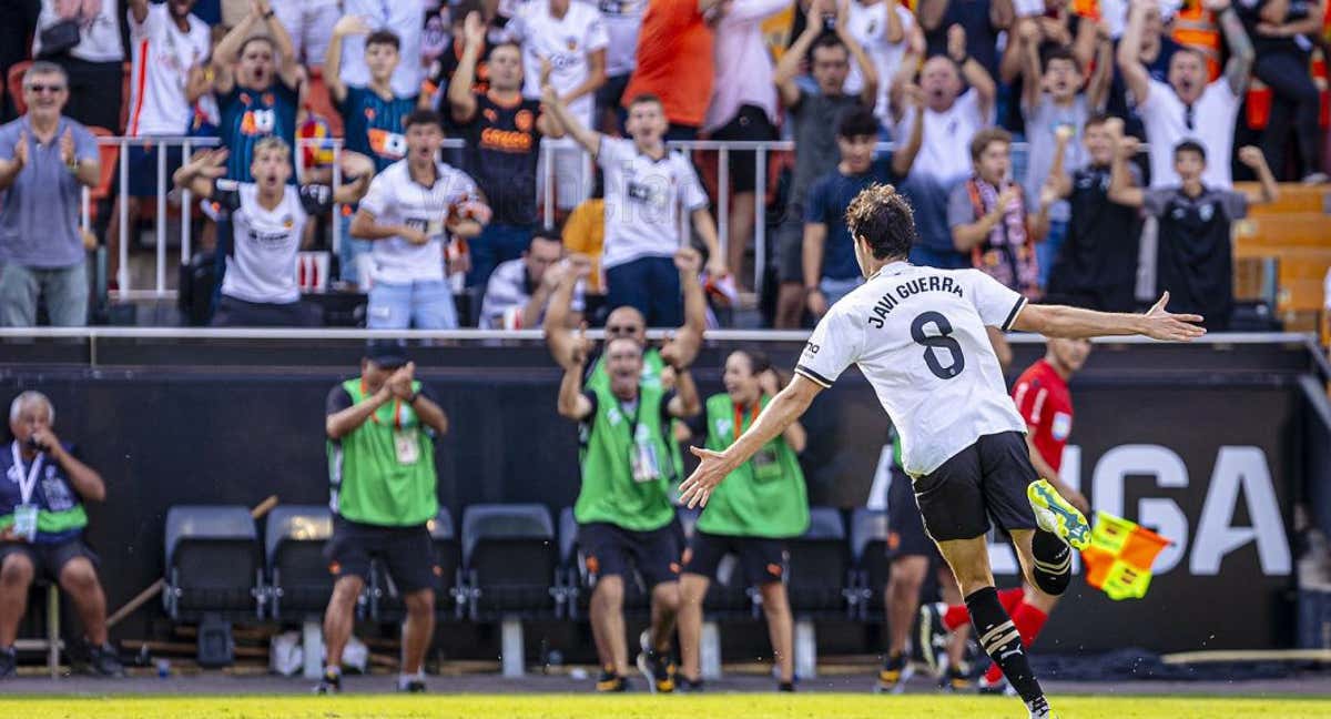 Javi Guerra tras su gol al Atleti. /Valencia CF.