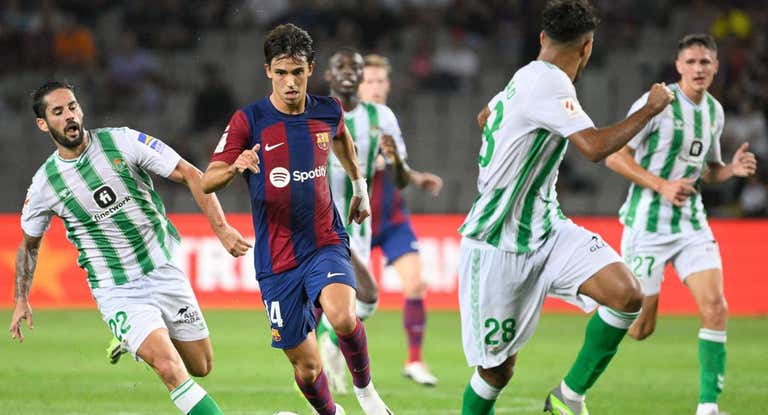 Joao Félix en una acción del partido ante el Real Betis.