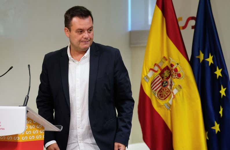Las mil caras de Francos: del «Rubiales debe aprender» y el «haremos cumplir la ley» al «o cambios ya o burofax»