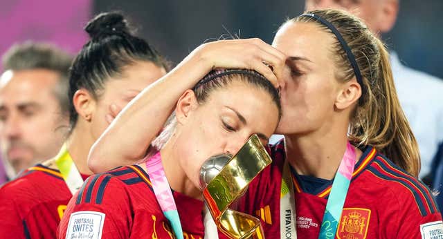 Tras las palabras de Alexia Putellas hay una líder, dos escuderas y el temor a las maniobras de la RFEF