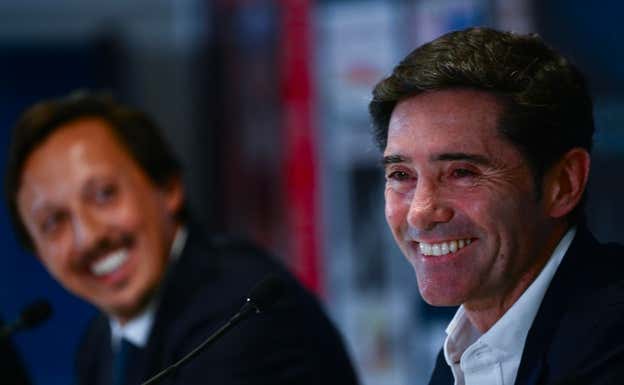 Marcelino García Toral y Pablo Longoria en rueda de prensa  AFP