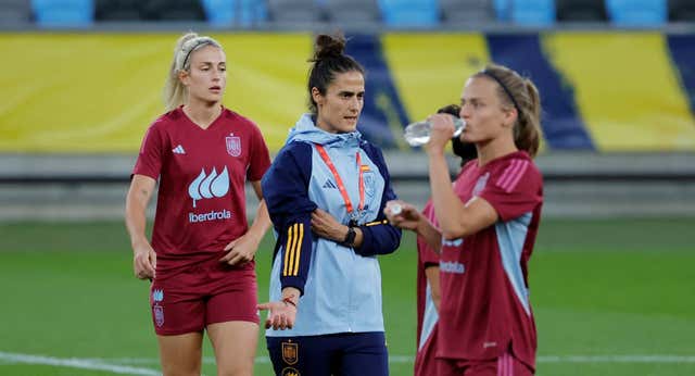 El vestuario releva a las capitanas de Jorge Vilda y le da el brazalete a cuatro del Barça
