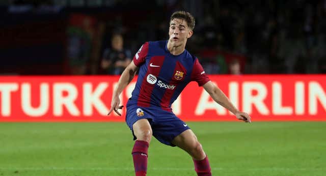 El Gavi más centrocampista lidera la remontada del Barça