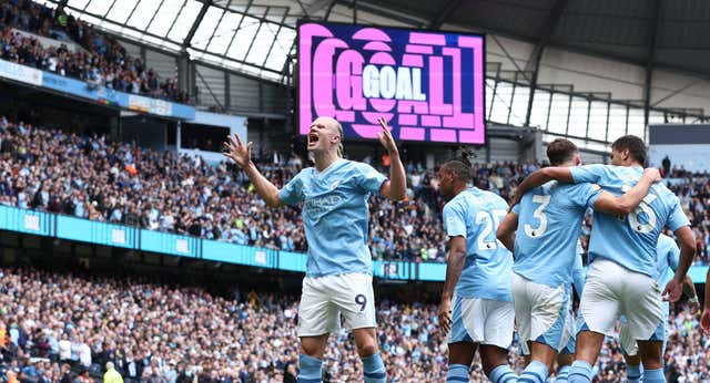 El City vuela, Rodrigo se expulsa