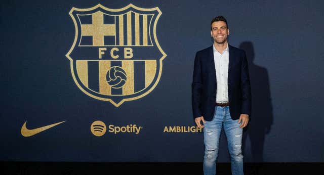 El Búfalo acelera su recuperación y apremia al Barça con su renovación
