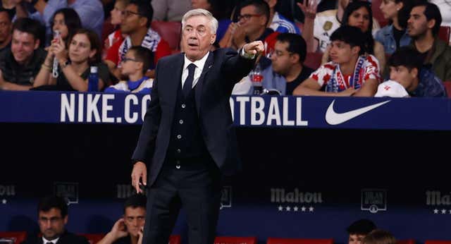 La espalda ancha de Ancelotti y su tacto con Modric: «Señalarle me parece un poco demasiado…»