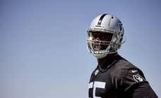 Jones, de los Raiders, dice que fue internado en un psiquiátrico en contra de su voluntad