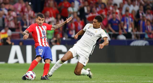Ángel Correa sufre un esguince de rodilla por la entrada de Bellingham en el derbi